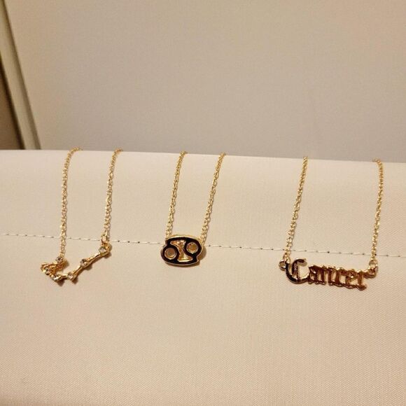 Brand new horoscope Cancer necklace - Picture 2 of 4